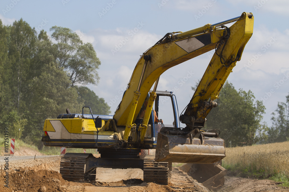 Excavation work on the construction of rural roads Excavation work on the construction of rural roads