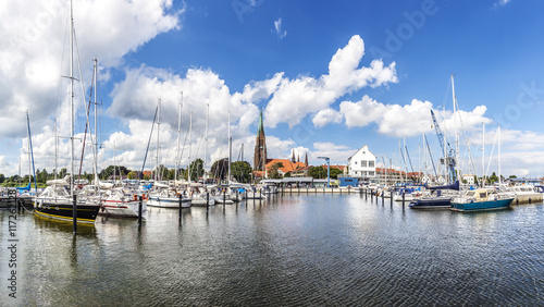 Panorama von der Marina im Hafen von Schleswig
