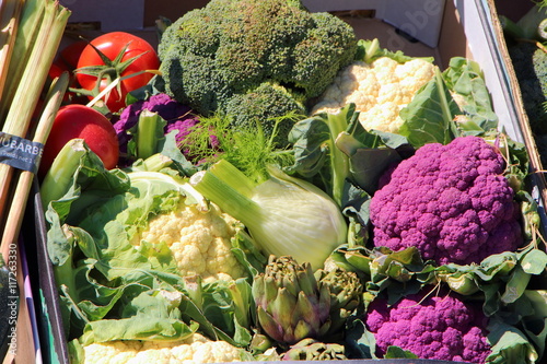 Cageot de légumes variés photo