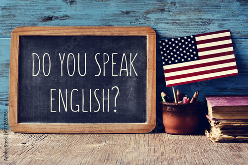 Obraz pytanie czy mówisz po angielsku? w tablicy szkolnej