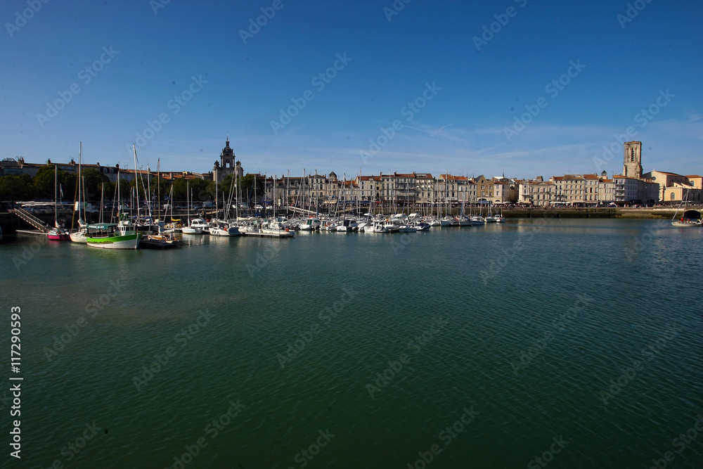 Fototapeta premium Bassin du vieux port de La Rochelle