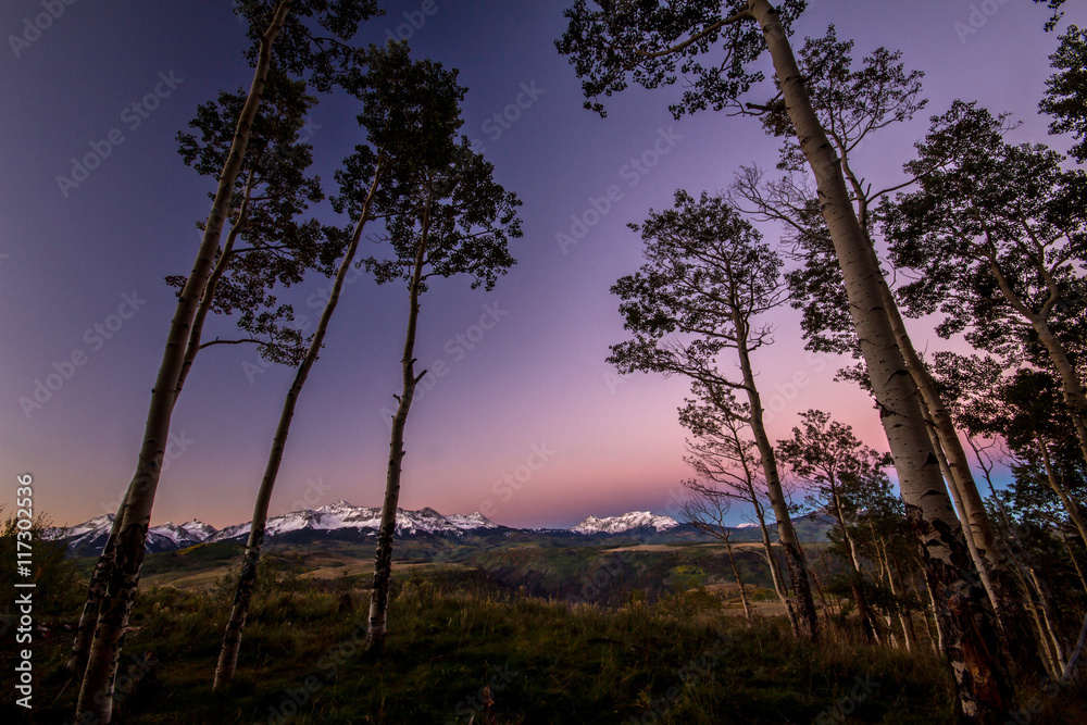 Obraz premium Alpenglow at dawn in Colorado