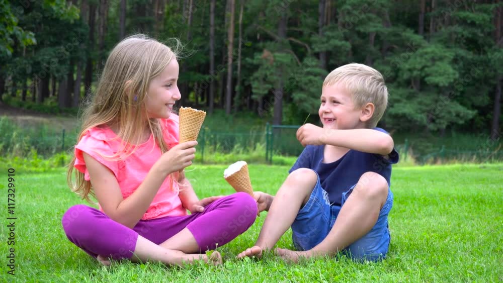 kids eating icecream outdoors