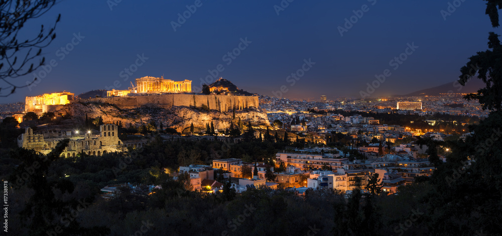 Athen mit Akropolis in der Abenddämmerung