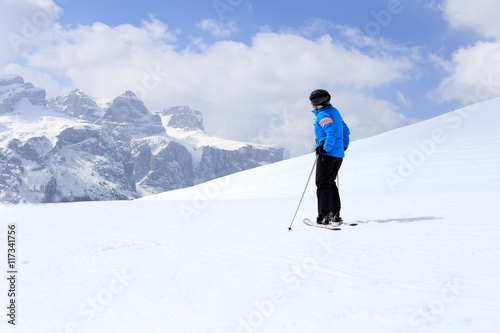 Skisportler mit Gipfeln