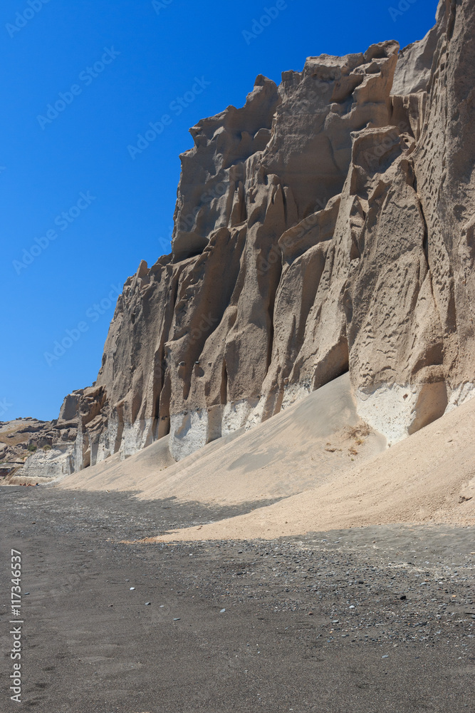 Fototapeta premium pareti a picco sulla spiaggia di Vlychada - Santorini