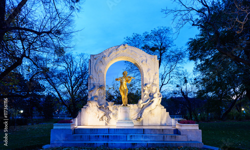 Johan Strauss statue in Stadtpark, Vienna, Austria on 13 November 2015 photo