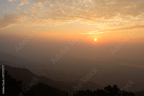 日の出　神戸・摩耶山掬星台からの眺め © Scirocco340