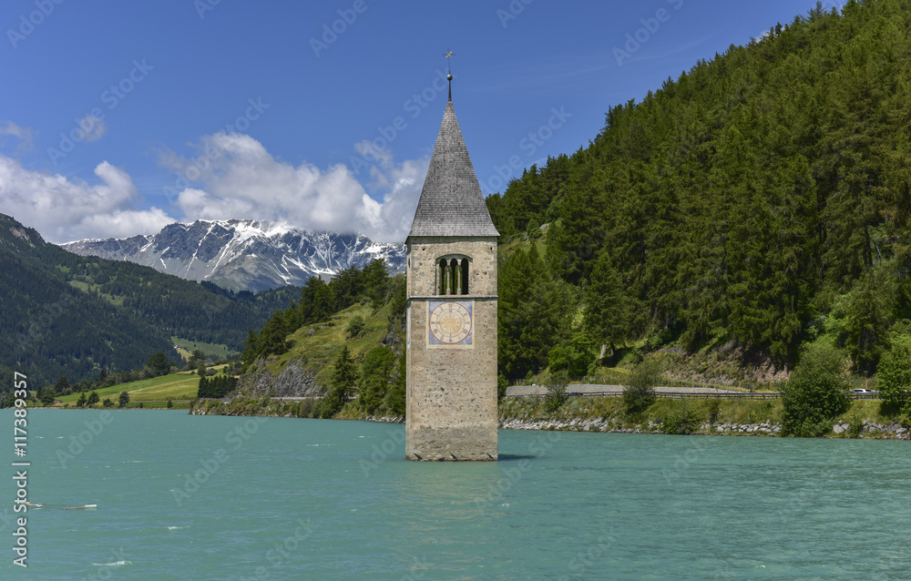 VINSCHGAU - Reschensee mit dem berühmten  Kirchturm