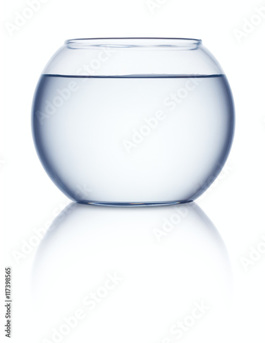 Valokuva fishbowl isolated on white background
