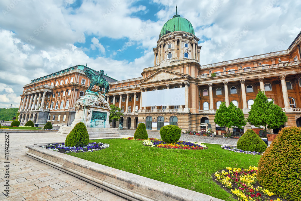 Obraz premium Budapest Royal Castle -Courtyard of the Royal Palace in Budapest