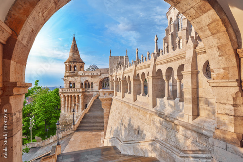 Canvastavla View on the Old Fisherman Bastion in Budapest. Arch Gallery.