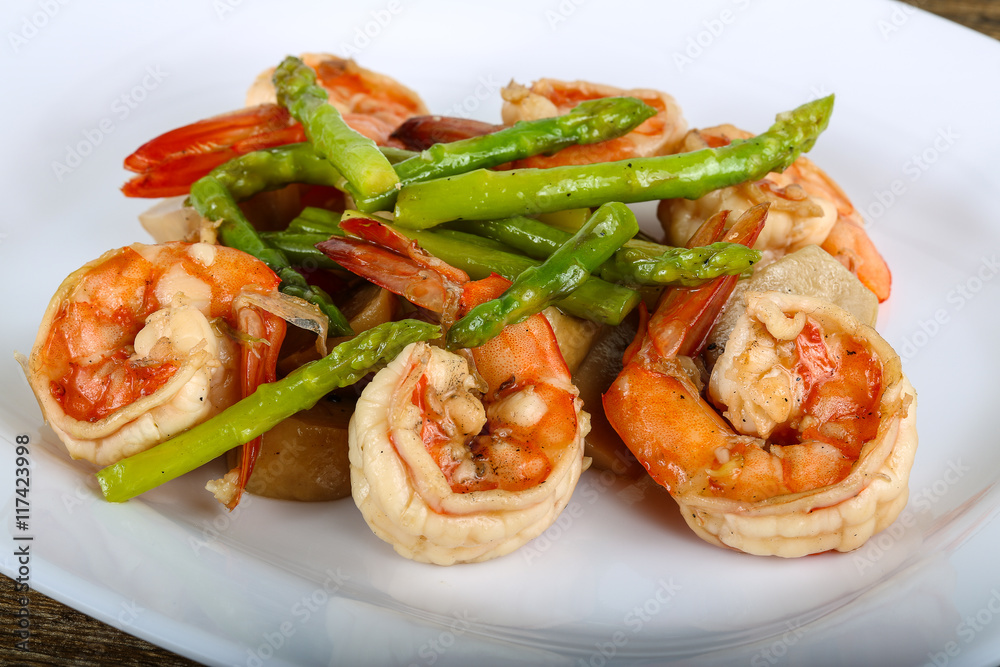 Shrimp and asparagus Shrimp and asparagus