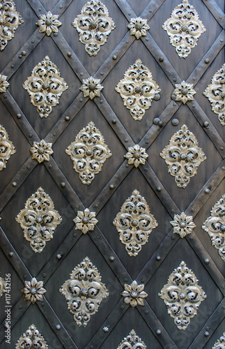Ornate metal motif
