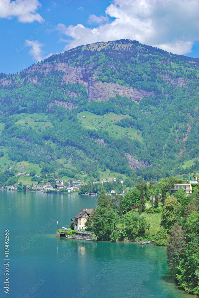Blick auf Vitznau am Vierwaldstättersee im Kanton Luzern,Schweiz
