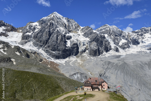 ORTLERGRUPPE - Schaubachhütte 2581 mit Blick zur Königsspitze 3851m