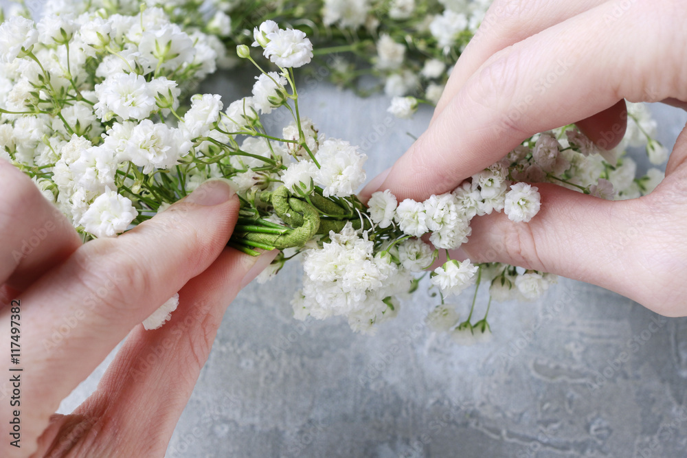 How to make gypsophila paniculata wedding wreath, step by step, Stock ...