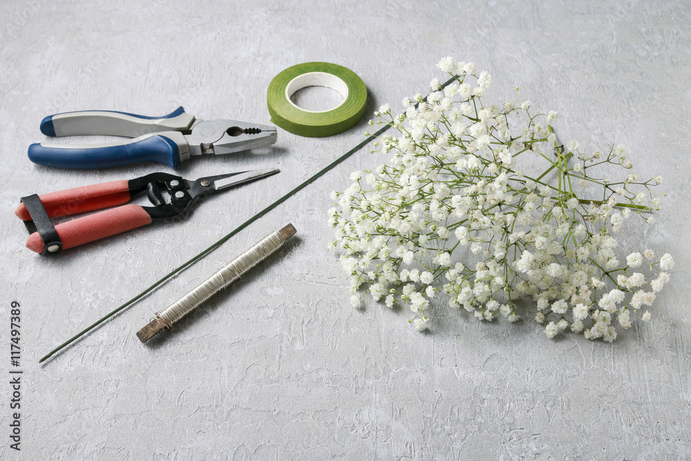 How to make gypsophila paniculata wedding wreath, step by step, Stock