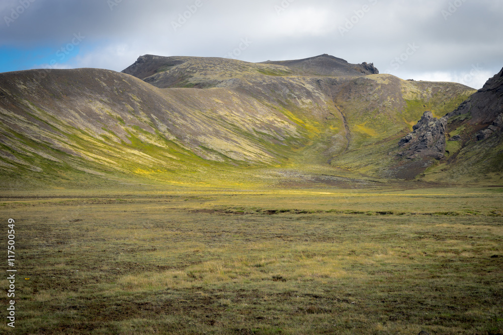 Paysage de collines à Pingvellir en Islande 2