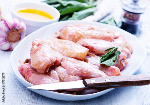 raw chicken wings