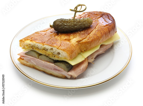 Cuadro en lienzo cuban sandwich, cuban mix, ham and cheese pressed sandwich isolated on white bac