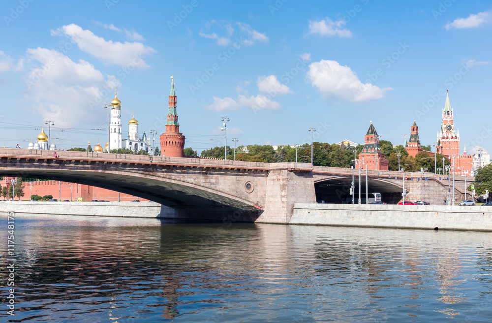 Bolshoy Moskvoretsky Bridge and Moscow Kremlin Bolshoy Moskvoretsky Bridge and Moscow Kremlin