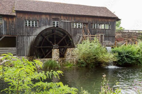 Scierie et roue à aubes photo