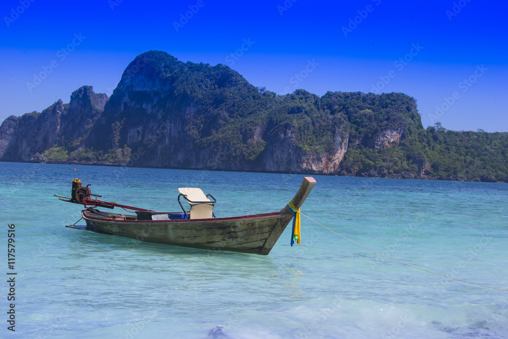Boot am Strand bei Phuket, Thailand, Asien Boot am Strand bei Phuket, Thailand, Asien