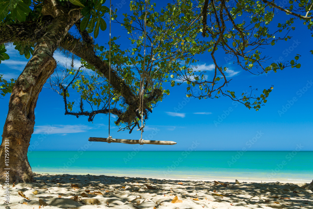 Naklejka premium Swing at the Tropical beach of Khao Lak