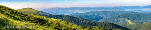 Photo hillside panorama in Carpathian mountains