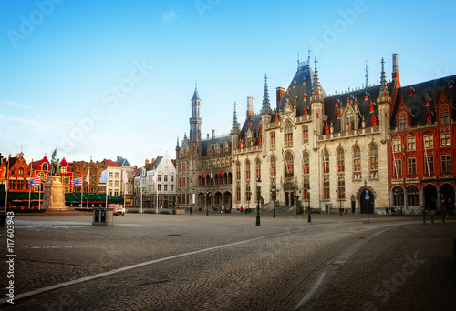 Fototapeta Naklejka Na Ścianę i Meble -  Market Square with city hall, Bruges