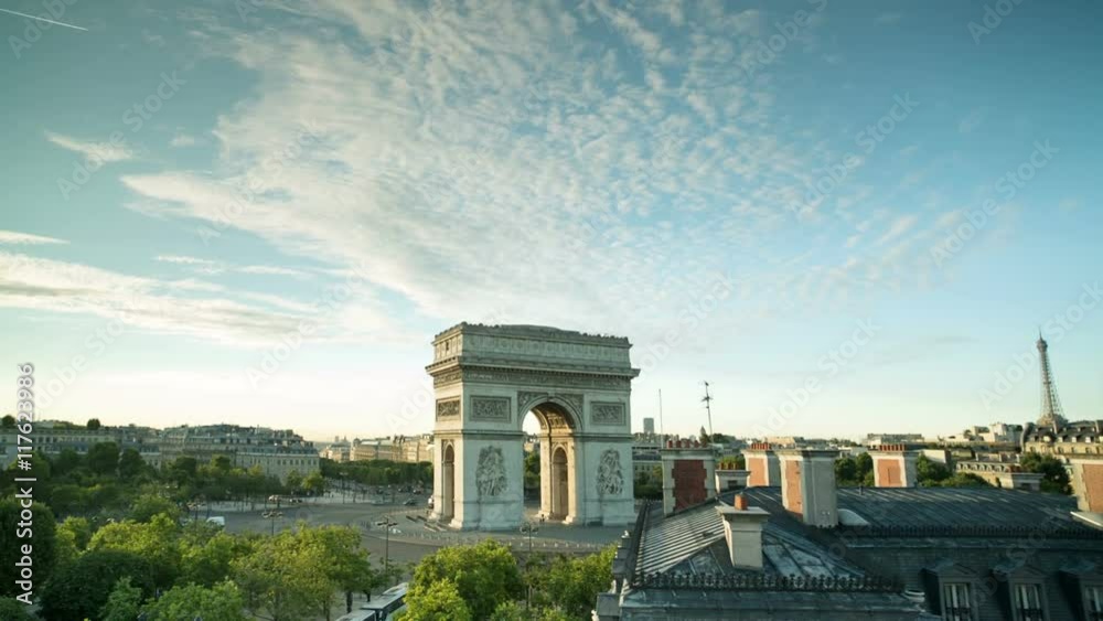 the arc de triomphe in paris