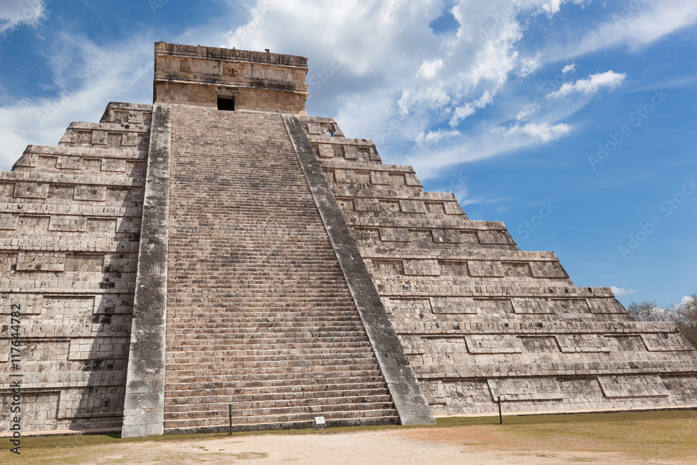 El Castillo (The Kukulkan Temple) of Chichen Itza, Mexico