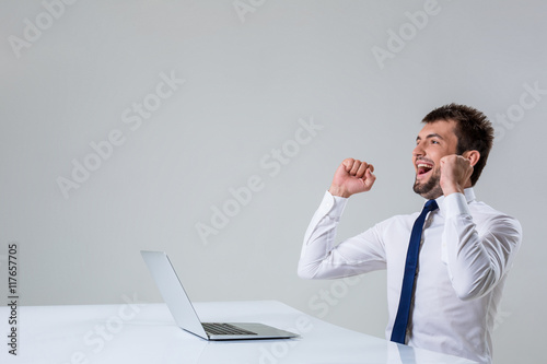 Slika na platnu emotional man and laptop