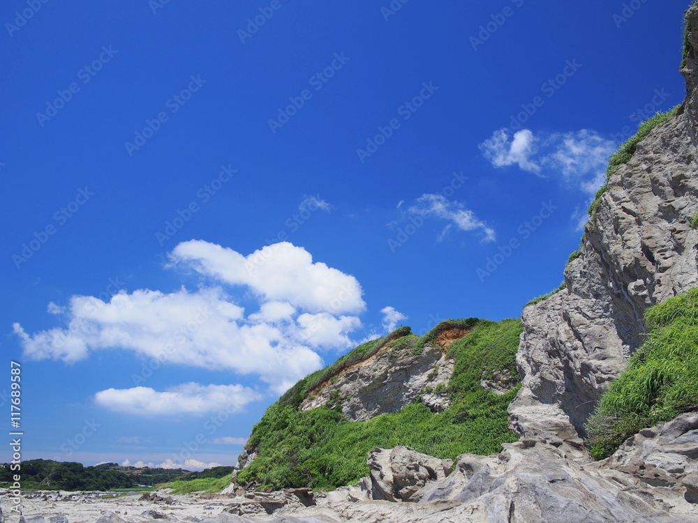 青空と浸食された海岸 青空と浸食された海岸
