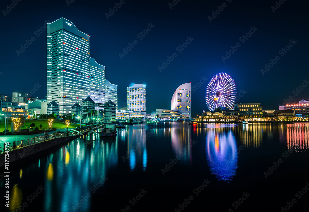 Fototapeta premium Night view of Yokohama Cityscape at Minato Mirai waterfront district.