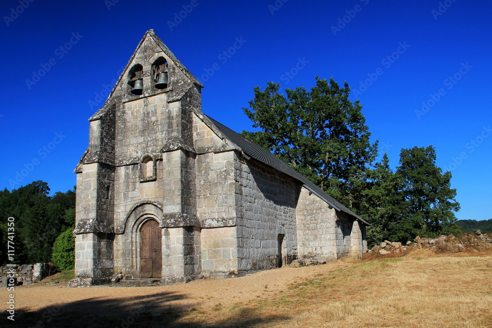 Fototapeta premium Eglise et clocher de Toy-Viam.(Corrèze)