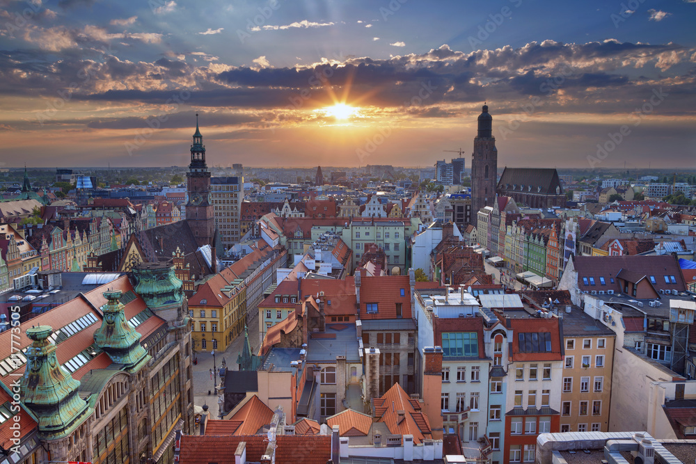 Obraz premium Wroclaw. Image of Wroclaw, Poland during summer sunset.