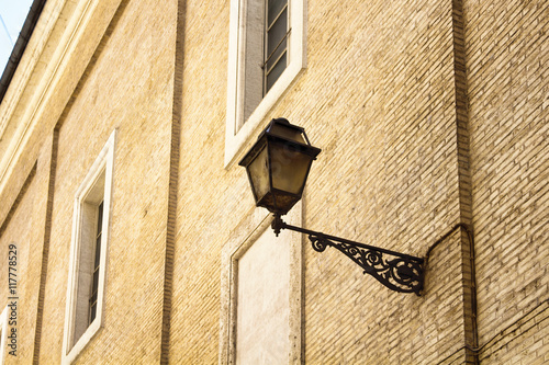 Fototapeta Naklejka Na Ścianę i Meble -  View of one of the old street lamps in Rome
