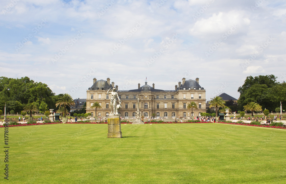 View of a statue and palace at Jardin Du Luxembourg in Paris