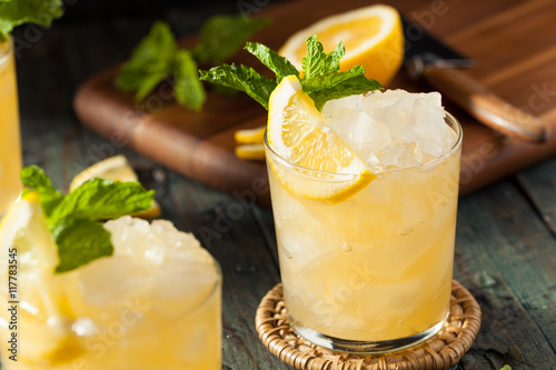 Tablou pe pânză Homemade Boozy Bourbon Whiskey Smash