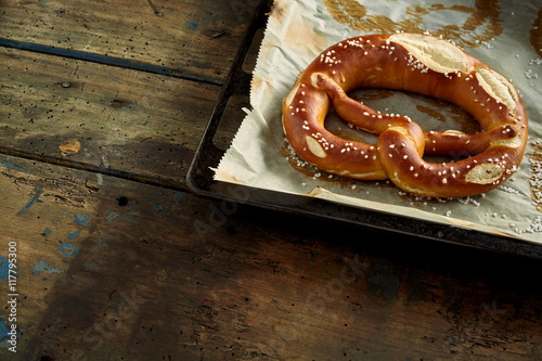 Obraz na płótnie Delicious brittle salted pretzel