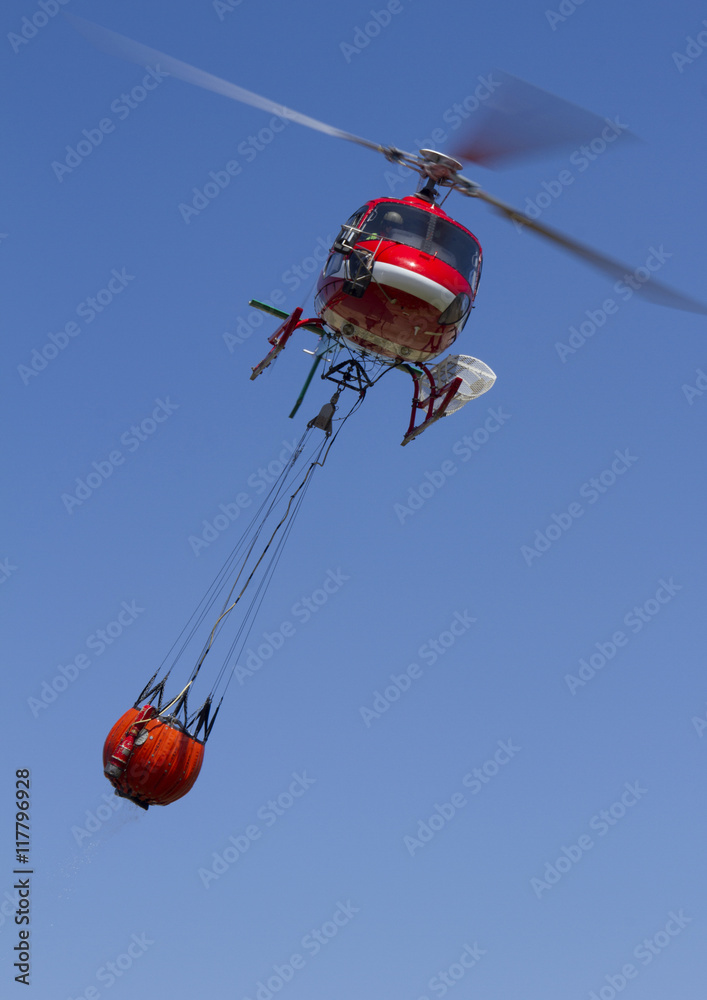 Obraz premium Helicopter firefighter