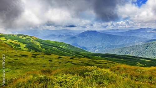 Montenegrin ridge in Carpathians © Olexandr