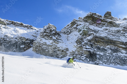 Freeriding in herrlicher Hochgebirgslandschaft