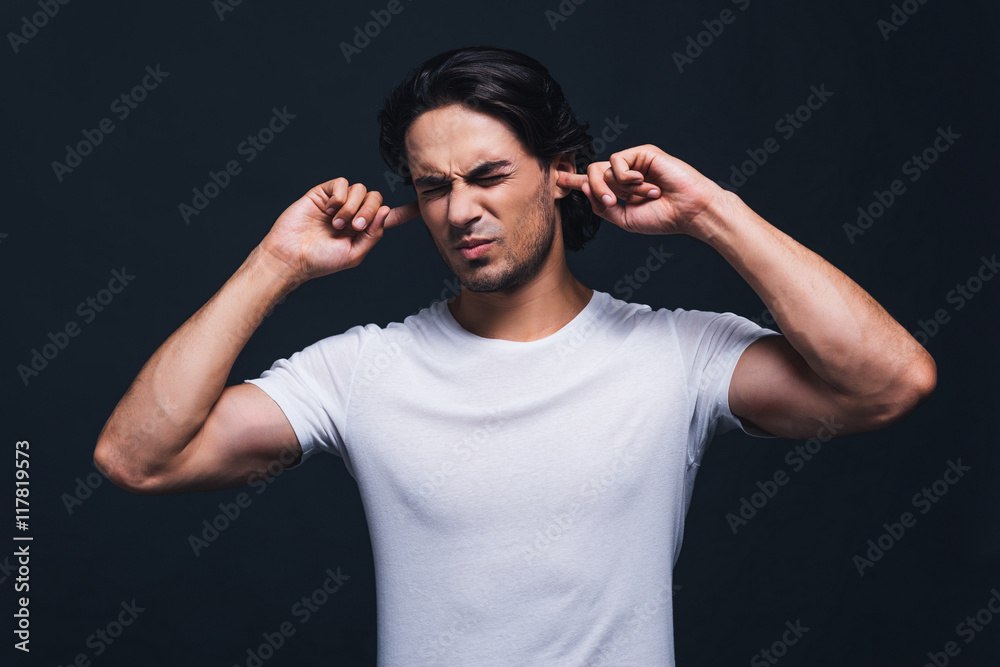 Fototapeta premium This is too loud.