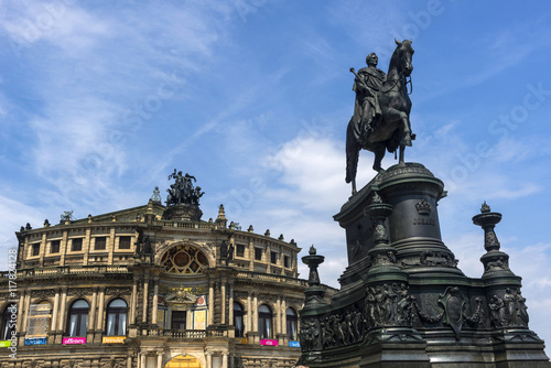 König Johann und Semperoper in Dresden