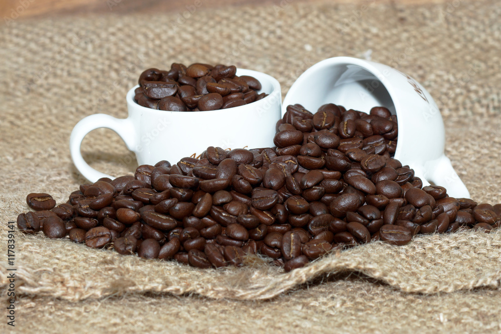 Fototapeta premium roasted coffee beans
