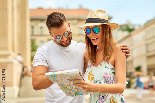 Young tourist couple
