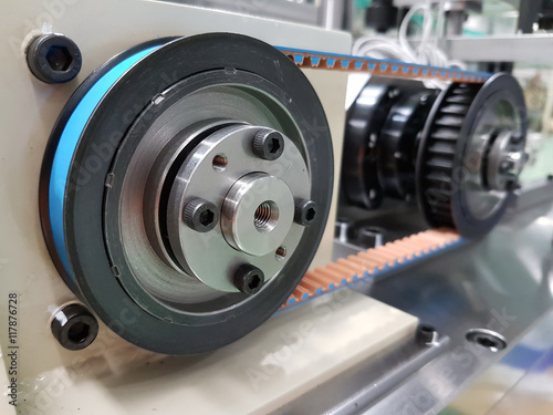 pulley and belt have been installed on new machine without safety cover